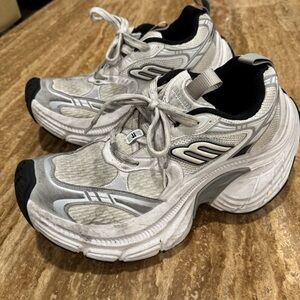 Balenciaga 10XL Sneakers